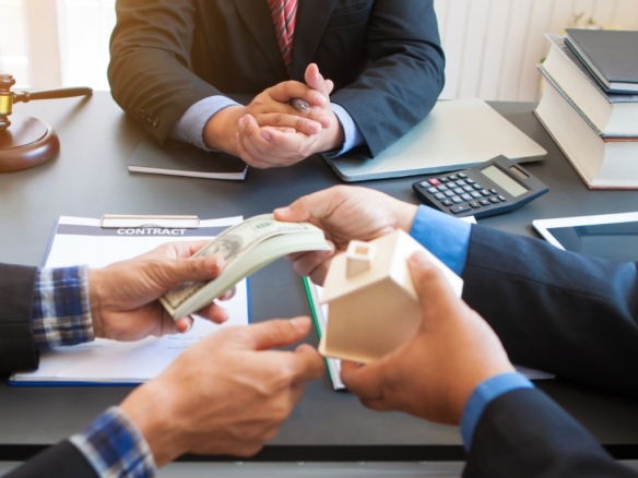 Cómo Proteger tu Inversión Inmobiliaria en República Dominicana: Guía de Seguros y Contratos
